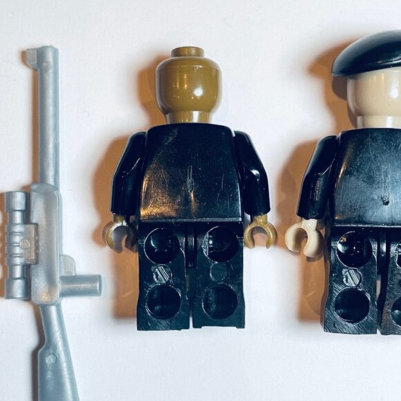 Lot of 3 Police Minifigures with gear and uniform - Picture 7 of 10